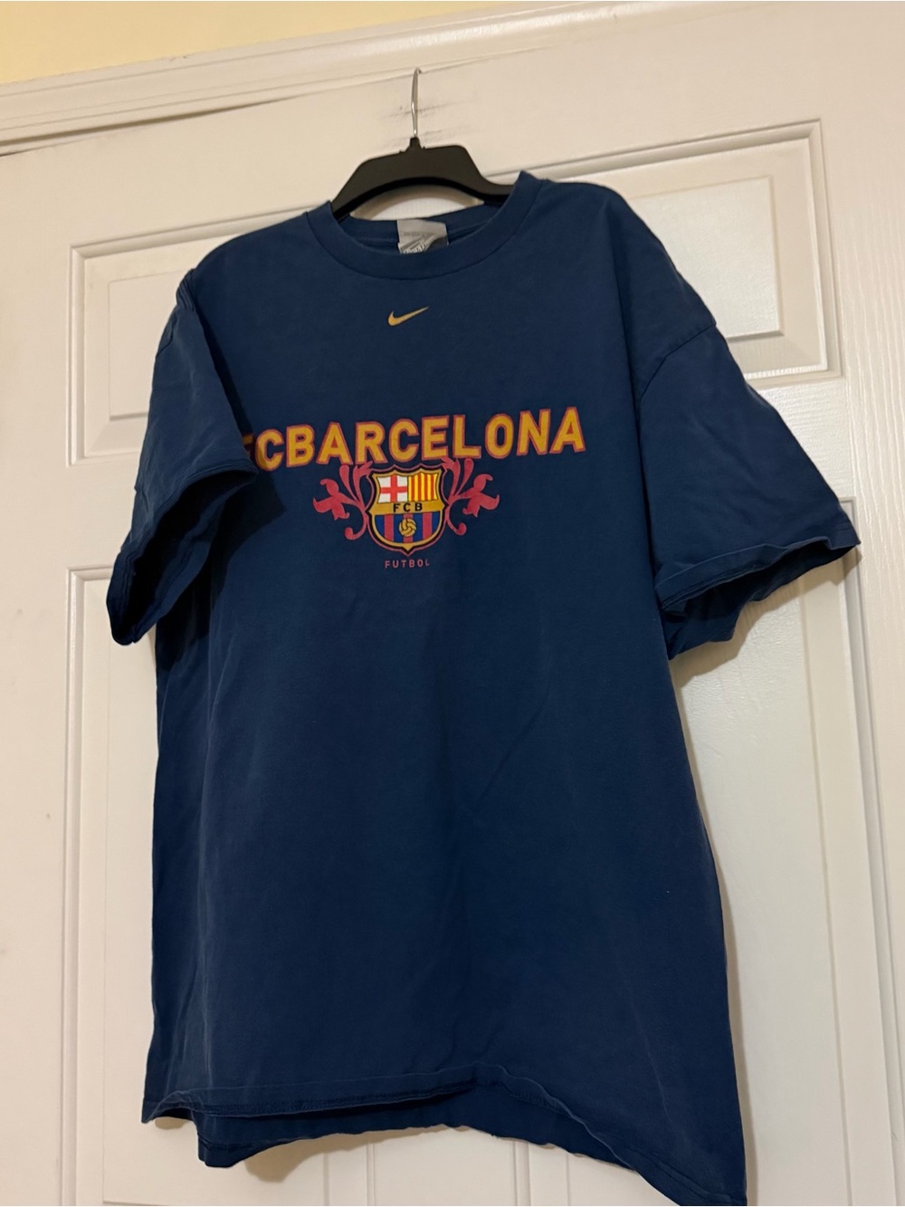 Vintage Nike Team Navy Blue Center Swoosh FC Barcelona Soccer Tee T-Shirt XL
